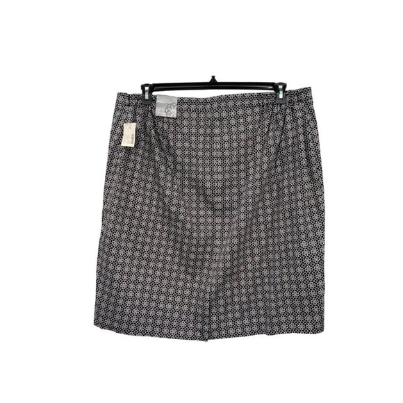Catherines Skirt Womens 2X NEW Black Patterned Lightweight - Picture 2 of 12